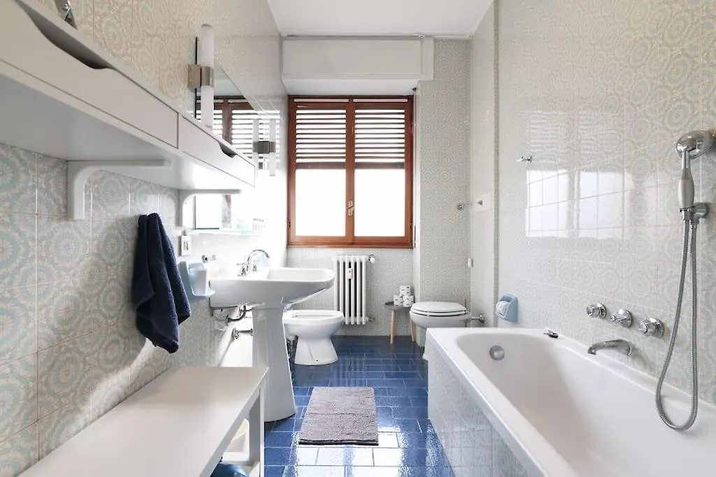Appartamento Elegante E Spazioso Zona Solari Milan Italy