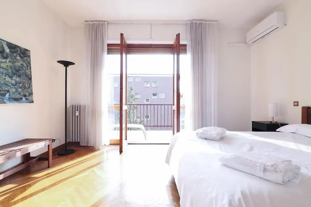 Appartamento Elegante E Spazioso Zona Solari Milan Apartment