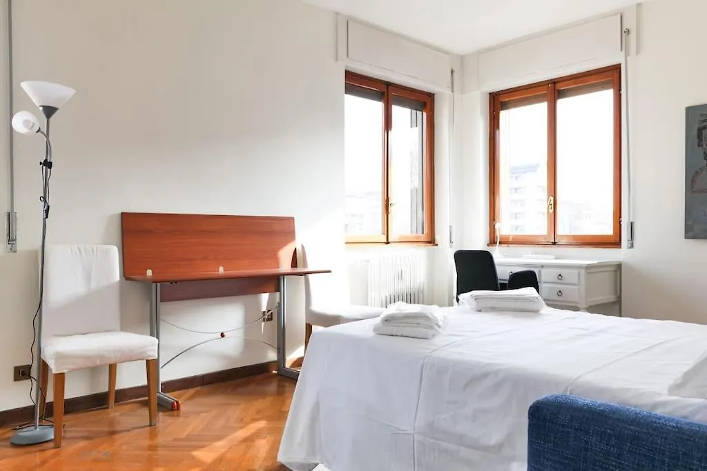 Appartamento Elegante E Spazioso Zona Solari Milan 0*,