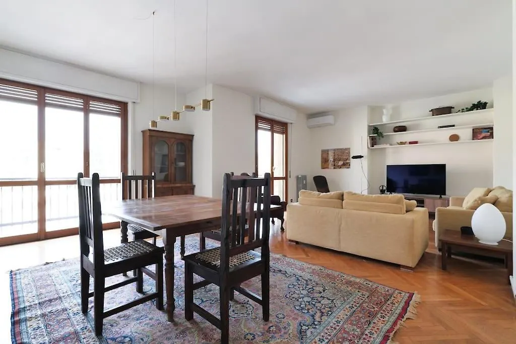 Appartamento Elegante E Spazioso Zona Solari Milan 0*,  Italy