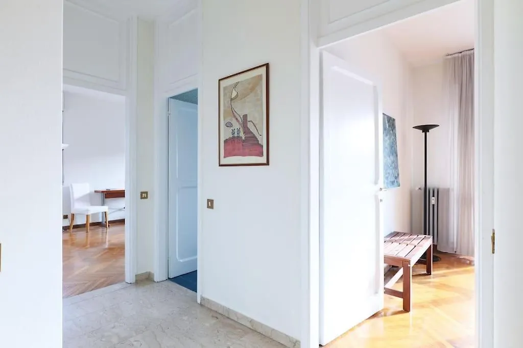 Appartamento Elegante E Spazioso Zona Solari Milan Italy