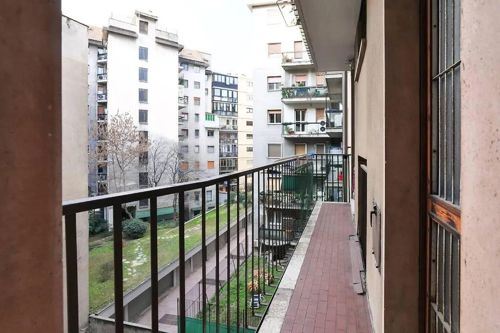 Appartamento Elegante E Spazioso Zona Solari Milan 0*,  Italy