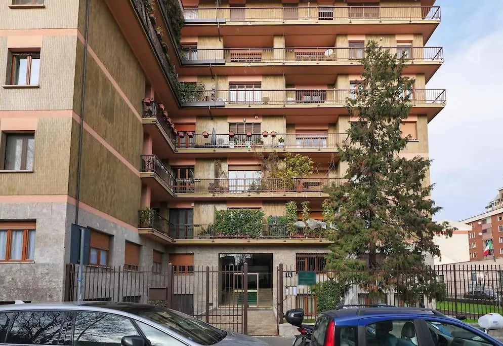 Appartamento Elegante E Spazioso Zona Solari Milan Apartment