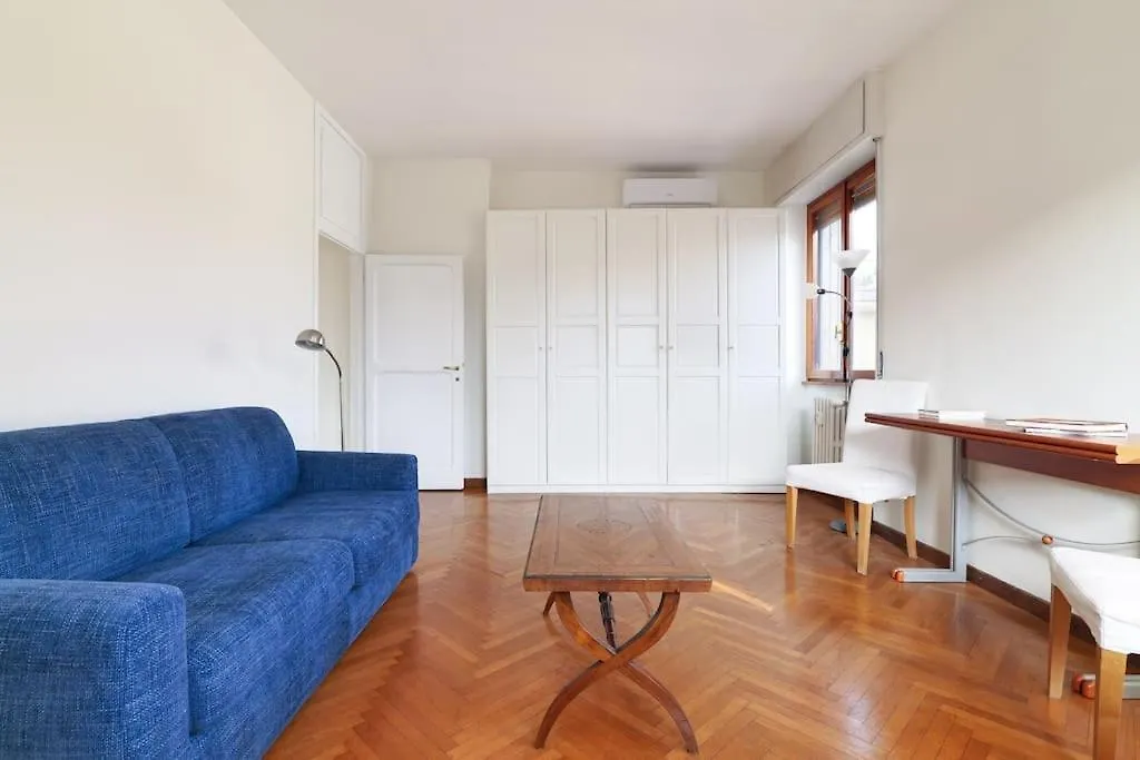 Apartment Appartamento Elegante E Spazioso Zona Solari Milan Italy