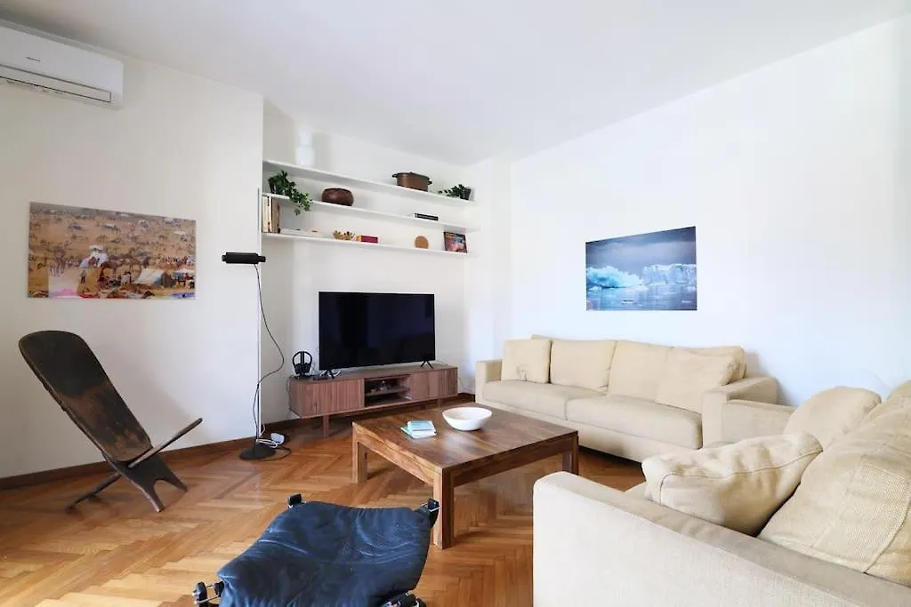 Appartamento Elegante E Spazioso Zona Solari Milán
